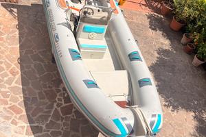 Gommone capelli