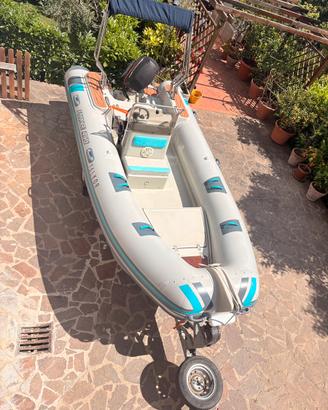 Gommone capelli