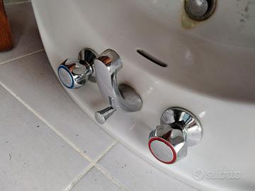 Lavabo in ceramica vintage