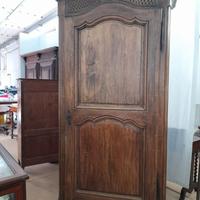 ARMADIO  PROVENZALE DELLA META' DEL 700 IN NOCE