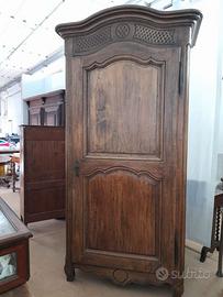 ARMADIO  PROVENZALE DELLA META' DEL 700 IN NOCE