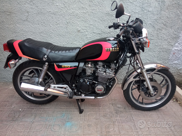 Moto Yamaha 550 anno 1981