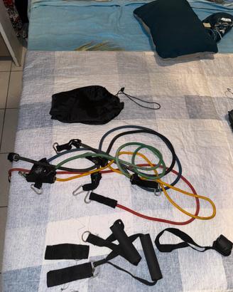 Elastici di allenamento con varie resistenze + Trx