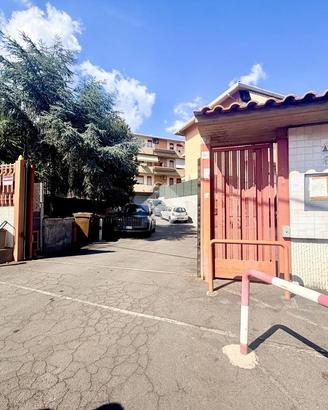 3 LOCALI A ACI CASTELLO