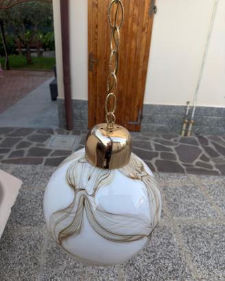 Lampadario sferico vintage anni ’70 in vetro