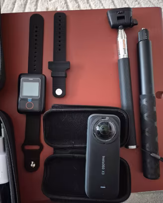 INSTA360 X3 - super accessoriata