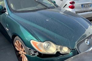 Jaguar XF 2.7D V6 Luxury motore rotto per pezzi ri
