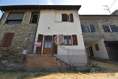 CASA SEMINDIPENDENTE A CALESTANO