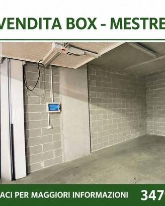 Box / Garage di 19 m² a Venezia