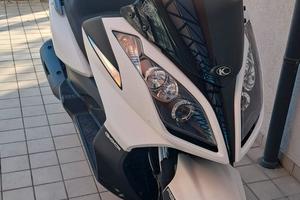 KYMCO DOWNTOWN 300i - pochissimi km - come nuovo!!