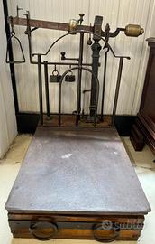 BILANCIA A BASCULA RESTAURATA