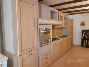 CUCINA DBS FRASSINO ANTICATO IN MIRATURA