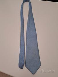 cravatta azzurra 