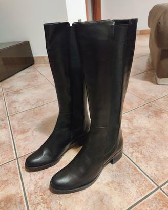 Stivali donna nuovi 38