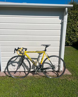 Bicicletta da corsa Pinarello