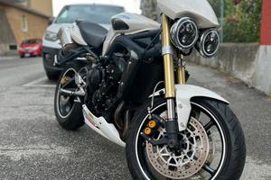 Triumph 675 street triple
