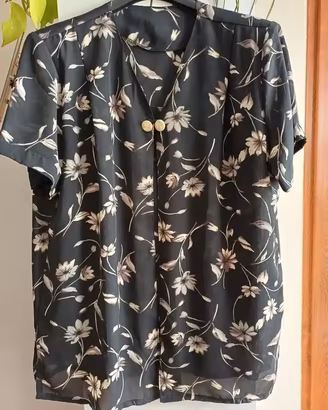 Blusa floreale 2in1 effetto giacca velata