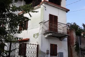 CASA SEMINDIPENDENTE A MONTALENGHE