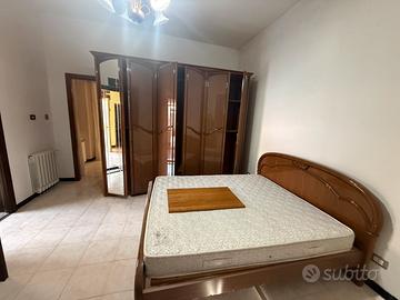 Canera da letto matrimoniale