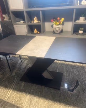 Tavolo allungabile nero e grigio in legno