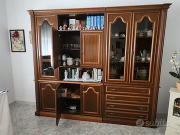 Mobile da soggiorno classico in legno massello