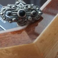 Anello argento con pietre onice nero e marcansite.