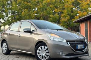 Peugeot 208 1.4 HDi 68 CV 5 porte Allure