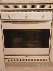 Forno ventilato White Westinghouse / Smeg