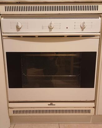 Forno ventilato White Westinghouse / Smeg