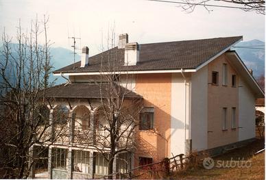 Villa autonoma con splendida vista sulle montagne