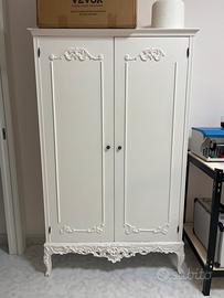 Armadio vintage anni ‘60-’70 in stile shabby chic