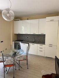 Bilocale elegante con box e cantina