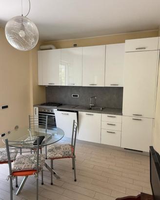 Bilocale elegante con box e cantina