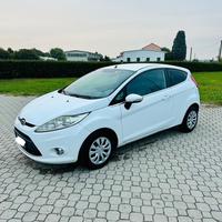 Ford Fiesta 1.4 benzina neopatentati