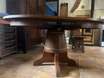 Tavolo a forma di botte in legno massello +4sedie