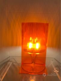 Kartell Take lampada tavolo di design arancione tr