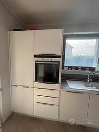 Cucina completa + tavolo