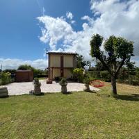 Fienile indipendente con giardino