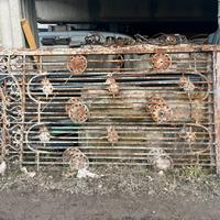 cancello da sistemare in ferro battuto