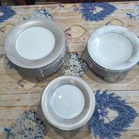 servizio piatti in porcellana 