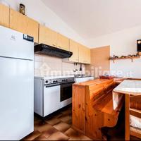 Mobile contenitore con seduta