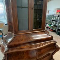 Mobile in radica di noce