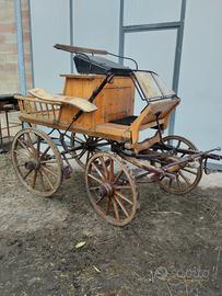 Carrozza antica per cavalli 