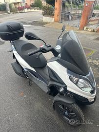 Piaggio mp3 (300)