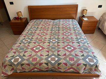 Letto con struttura in legno