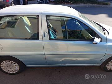 * Lancia Y 1.2 60CV -