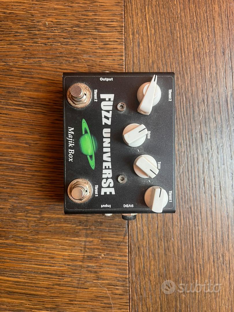 Majik Box エフェクター　FUZZ UNIVERSE FU-2 Majik Box Paul Gilbert Fuzz Universe Pedal Review - Premier
