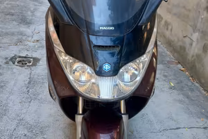 X8 PIAGGIO 200 motociclo