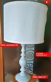 Lampada da tavolo con paralume vintage