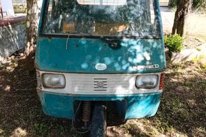 Piaggio ape  703 a gasolio e  cassone ribaltabile 
